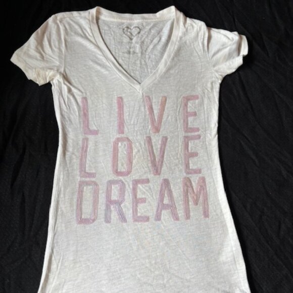 2/ $30 Aero Live Love Dream Sparkly Letters White Sleep Shirt Ladies Size S - Picture 1 of 9